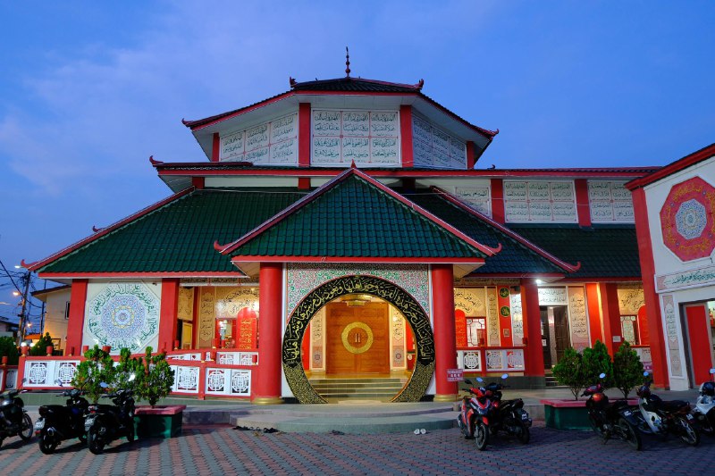 #traveling #Malaysia#Pangkor一大早从太平出发，搭乘跨市公交🚌前往红土坎码头⛵️，码头边的鸽子🐦通常会为游客们夹道欢迎（P1）
