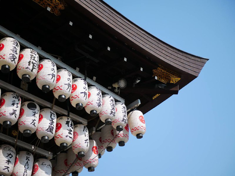 #traveling #Japan#Kyoto如果非要给 2025 的第一次旅行找一个主题的话，那或许应该是《关西二周目》上一次是暖风徐徐的盛夏，而这一次是凛冽的寒冬