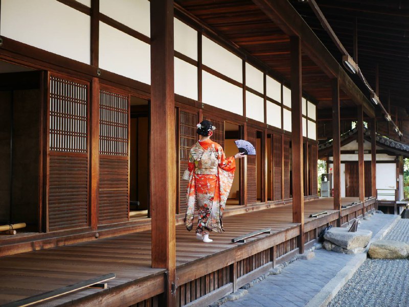 #traveling #Japan#Kyoto如果非要给 2025 的第一次旅行找一个主题的话，那或许应该是《关西二周目》上一次是暖风徐徐的盛夏，而这一次是凛冽的寒冬