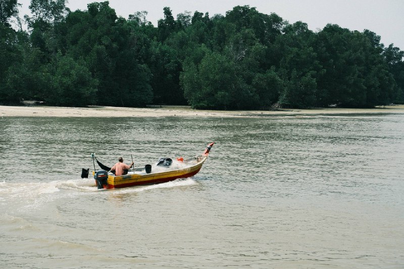 #traveling #Malaysia #KualaSepetang 十八丁（Kuala Sepetang），旧称砵威（Port Weld），是霹雳州太平附近的一个著名百年华人渔村